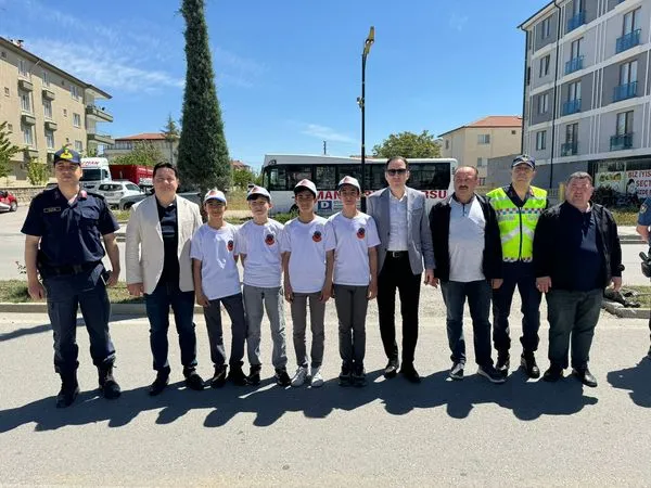 Trafik ve İlk Yardım Haftası Kapsamında Bilgilendirme Etkinliği Gerçekleştirildi