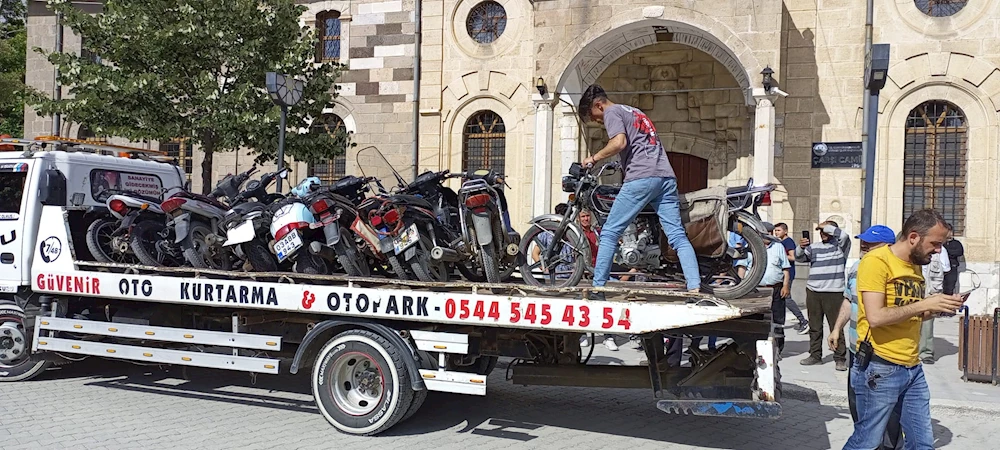 BOLVADİNDE MOTORSİKLETLER TOPLANDI.