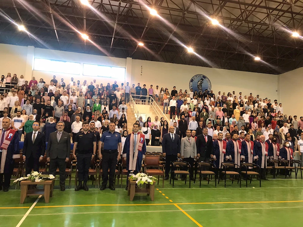 BOLVADİNDE GENÇLER KEP ATTI.