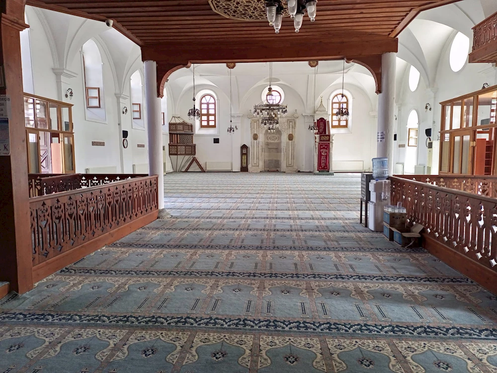 TARİHİ ÇARŞI CAMİİNDE BAHAR TEMİZLİĞİ