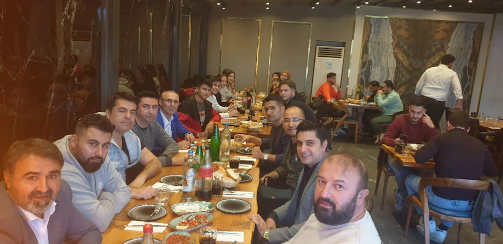 Bolvadin’den Belçika’ya giden öğretmen ve öğrenci kafilesi Hamme’de vatandaşlarla buluştu.