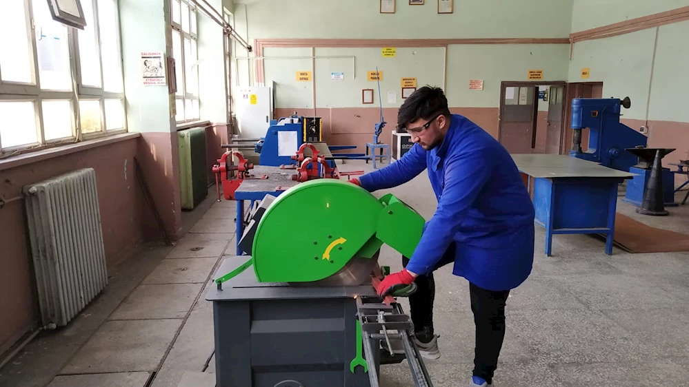 Meslek Lisesi Depremzedeler İçin Soba Üretti